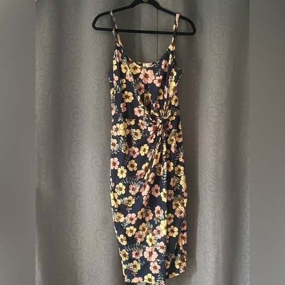 nine britton Dresses & Skirts - Nine Britton floral wrap style summer dress size XL